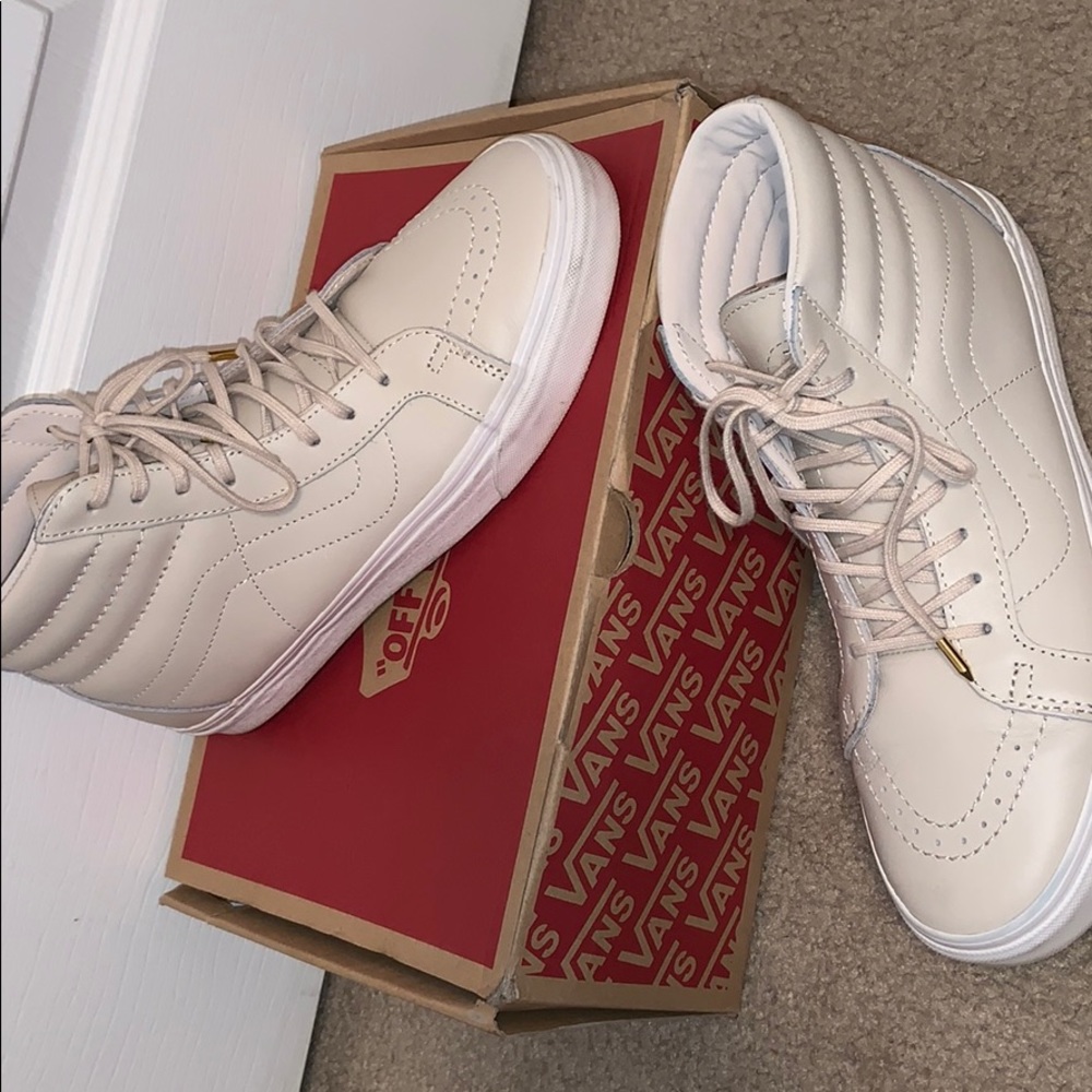 Tan Vans women’s size 9, men’s size 7.5